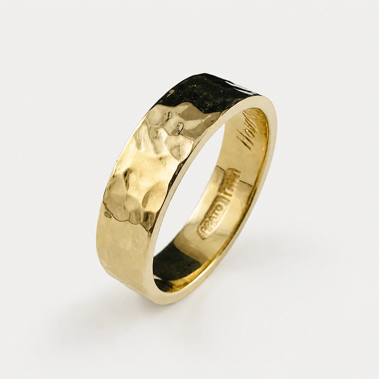 Gents 14K Yellow Gold Hammered Band