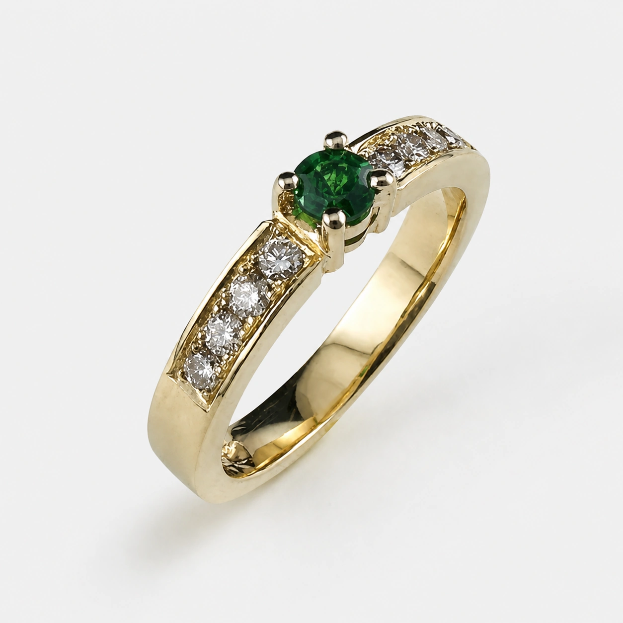 14K Yellow Gold Tsavorite Garnet 26 Diamond Ring