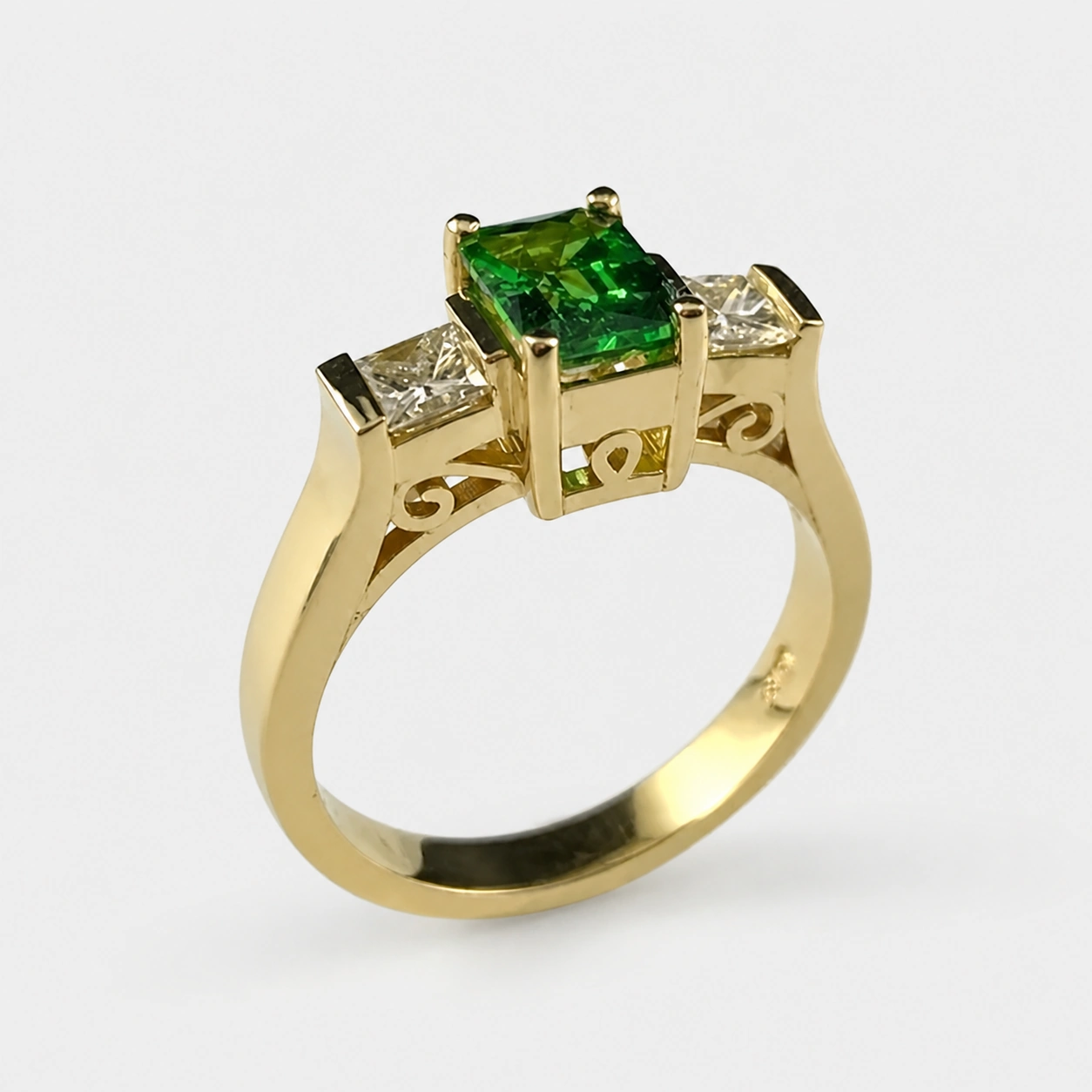 18K Yellow Gold Tsavorite and Diamond Ring