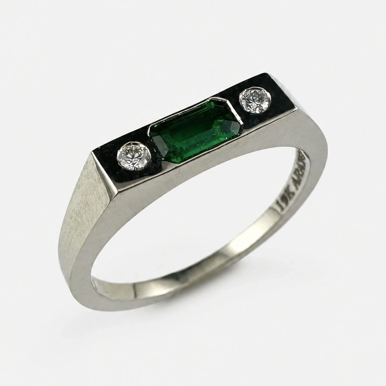 19K White Gold Green Garnet and Diamond Ring