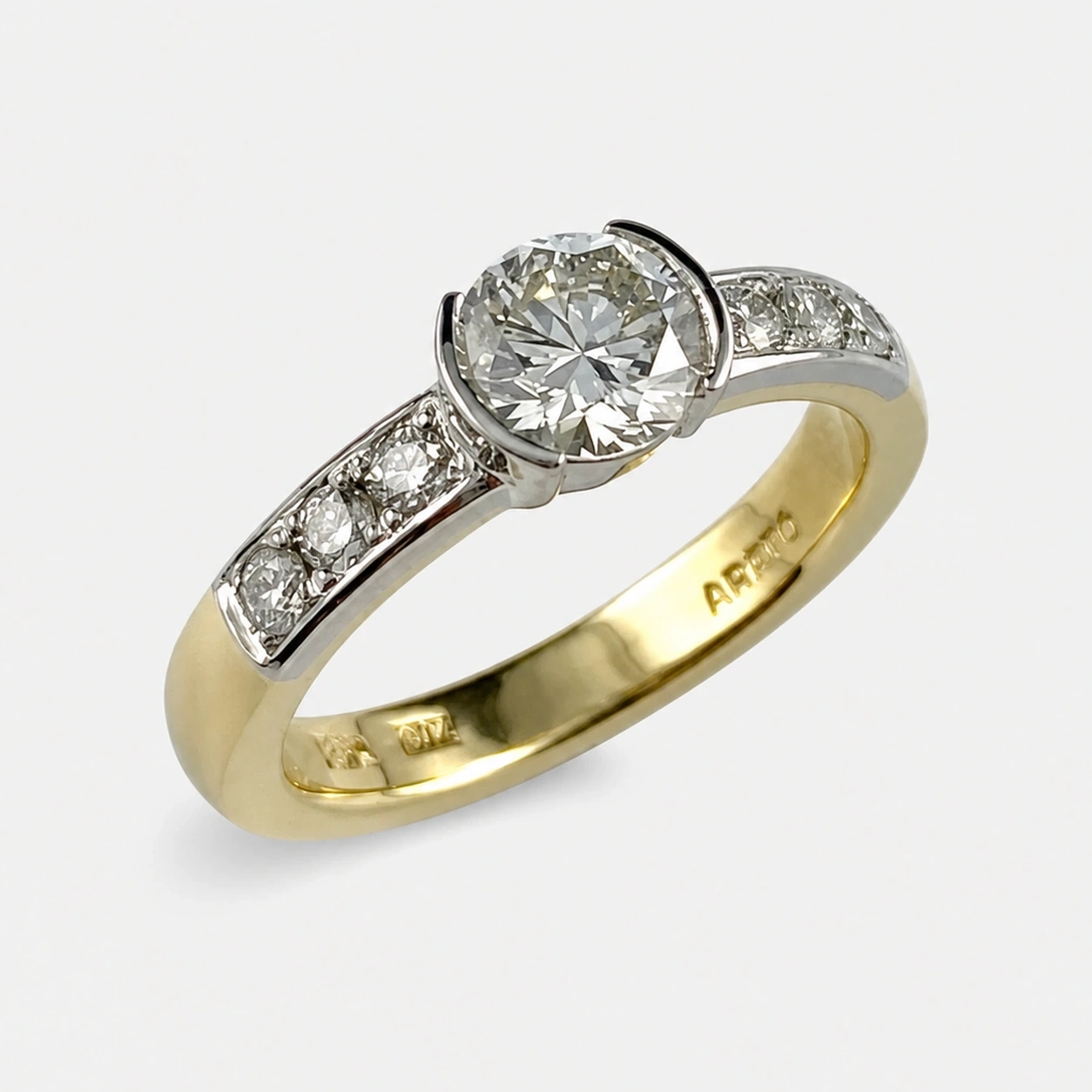 19K White Gold Tsavorite Garnet Diamond Ring