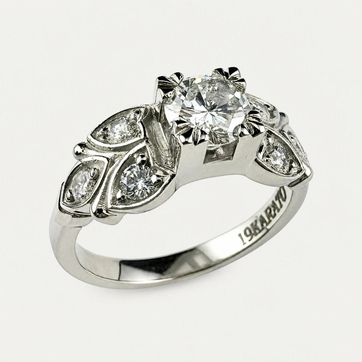 19K White Gold Vintage Design Diamond Ring