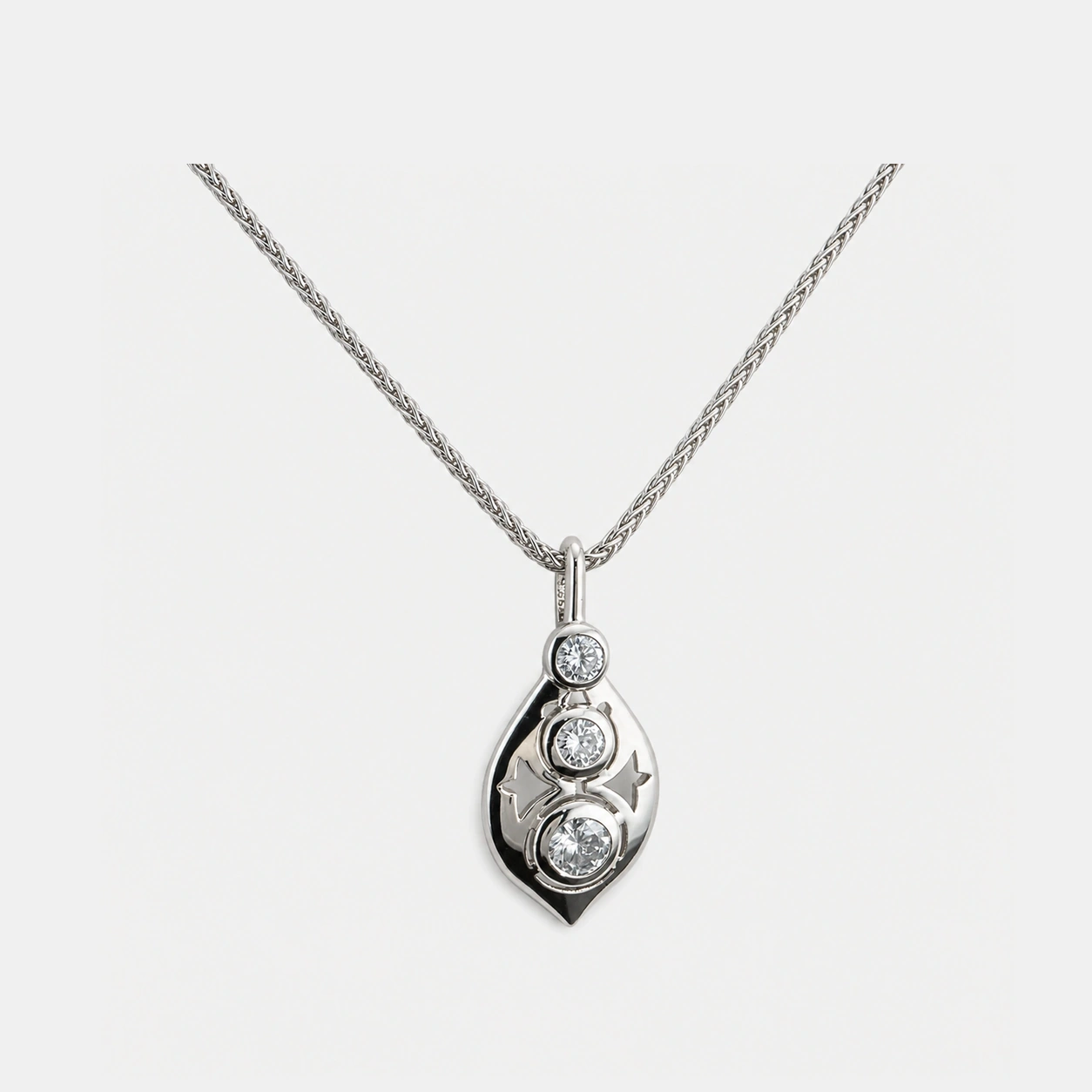 19K White Gold Diamond Pendant 1