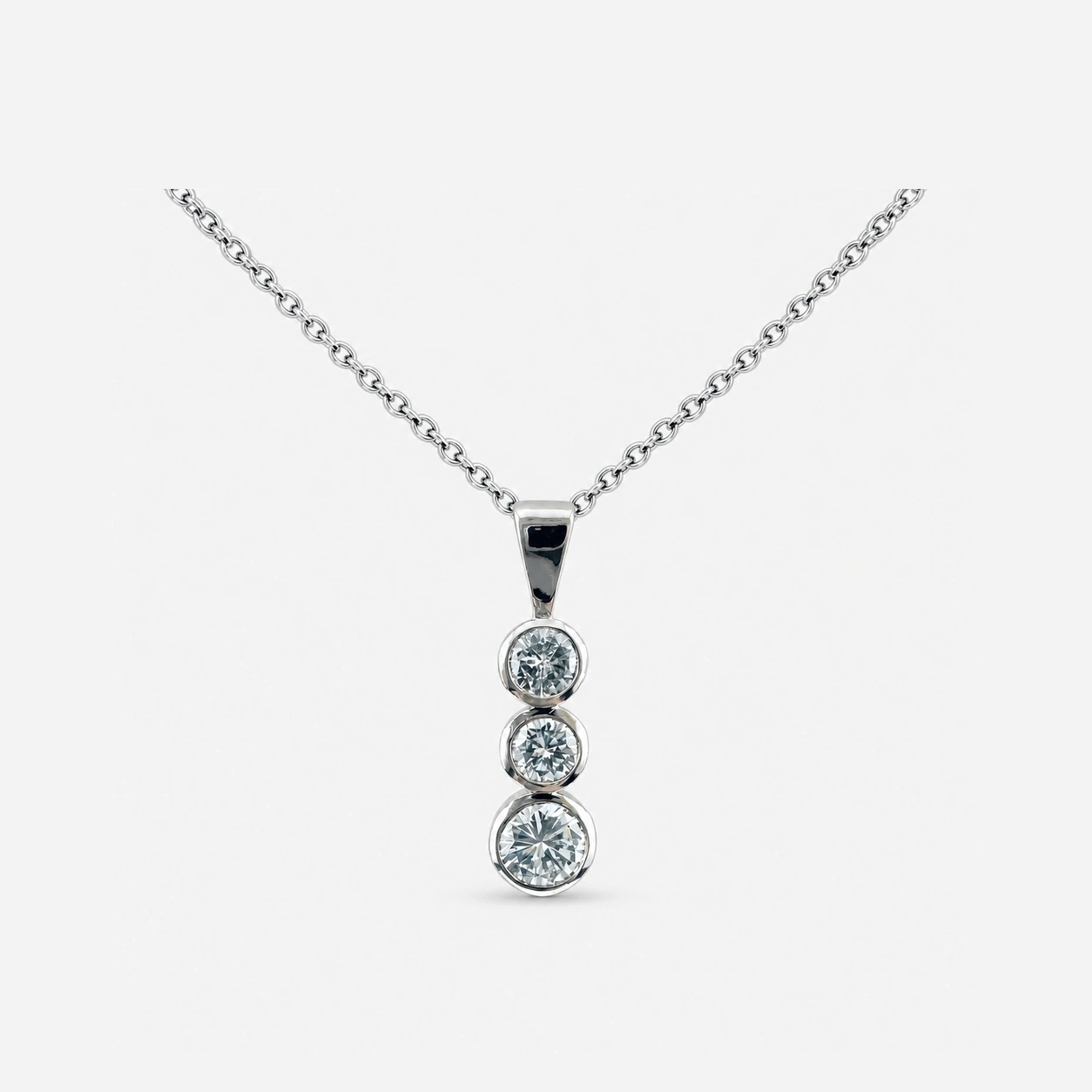 19K White Gold Diamond Pendant