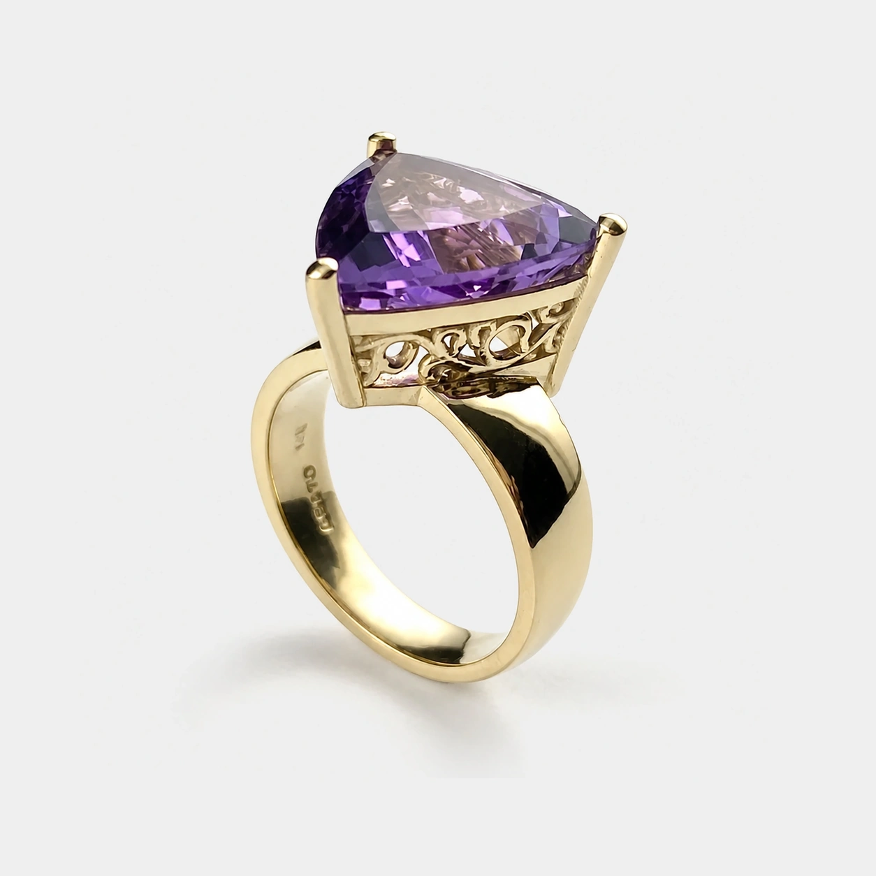 14K Yellow Gold Amethyst Ring