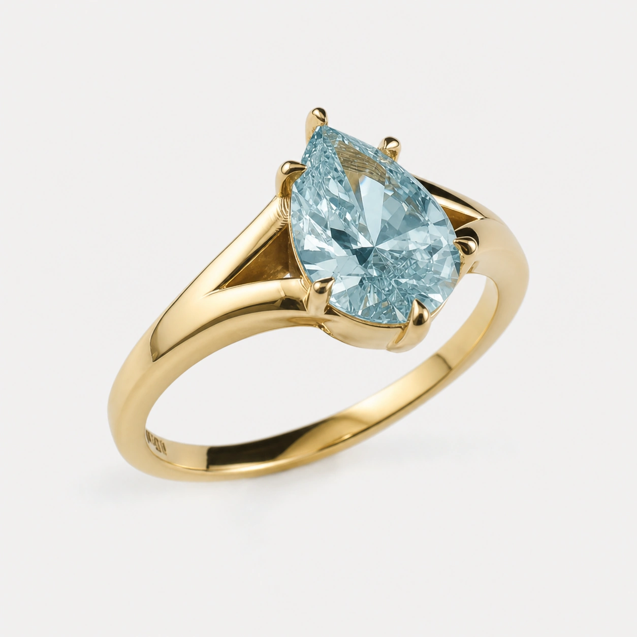 18K Yellow Gold Pear Shaped Diamond Solitaire Ring