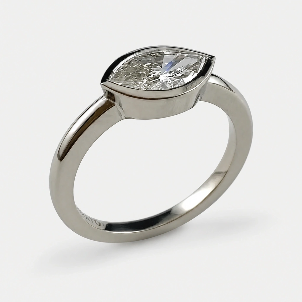 19K White Gold Marquise Diamond Ring